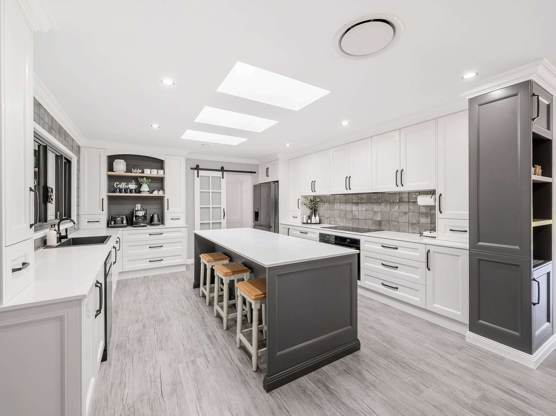 207 Old Bay Road, Deception Bay