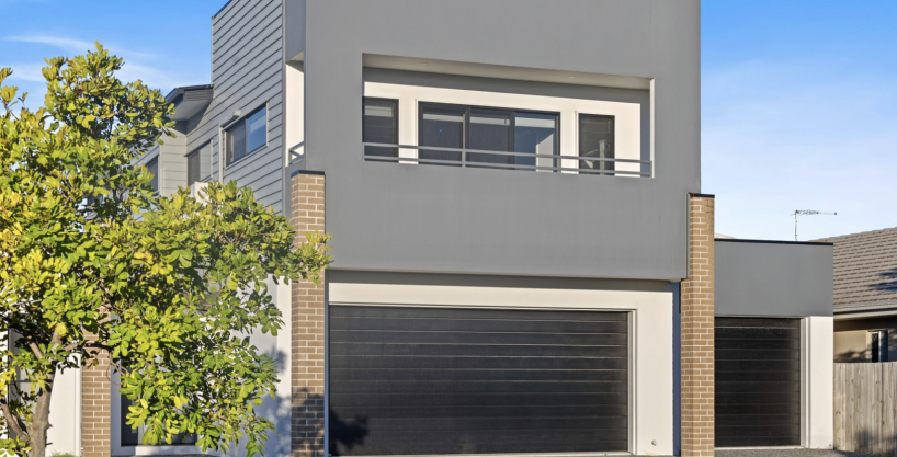 10 Compass Way, Newport