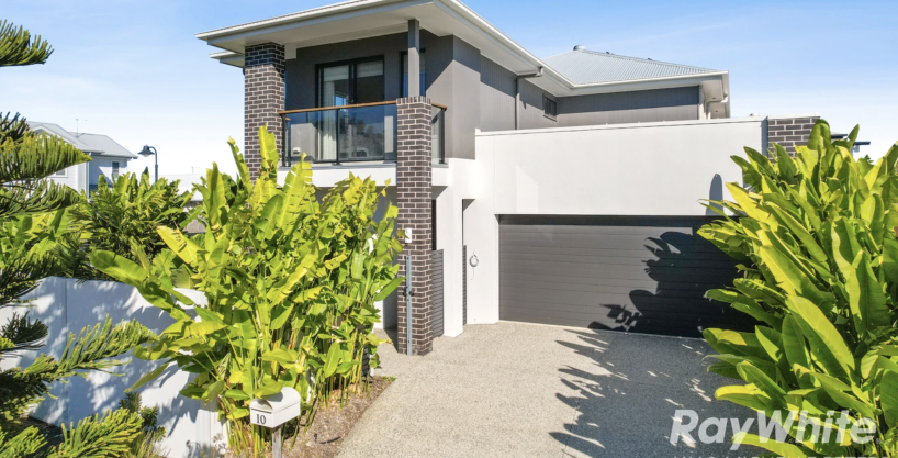 10 Coolum Parade, Newport