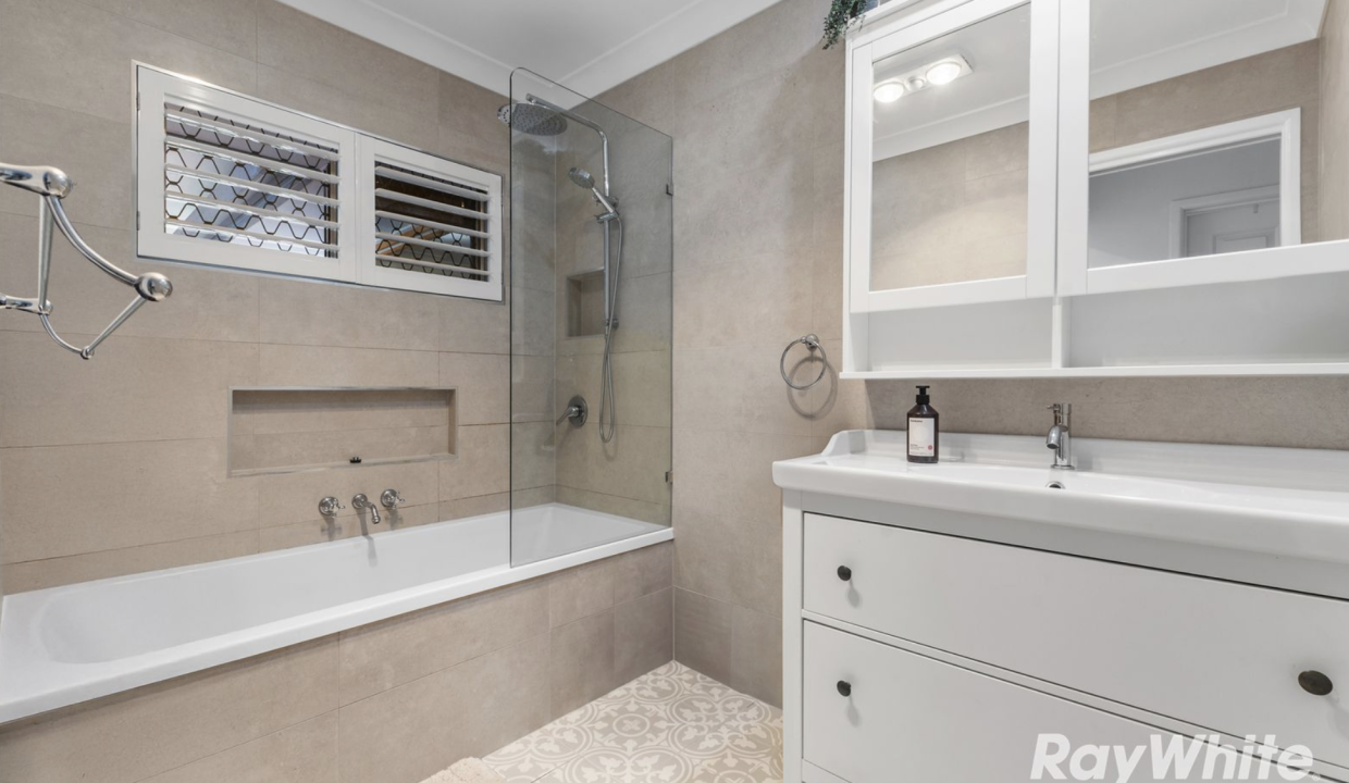 2 Waratah Drive Clontarf 8