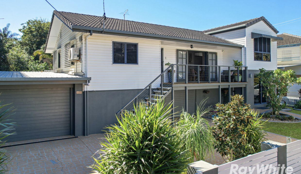 4 Lilla Street Woody Point FI