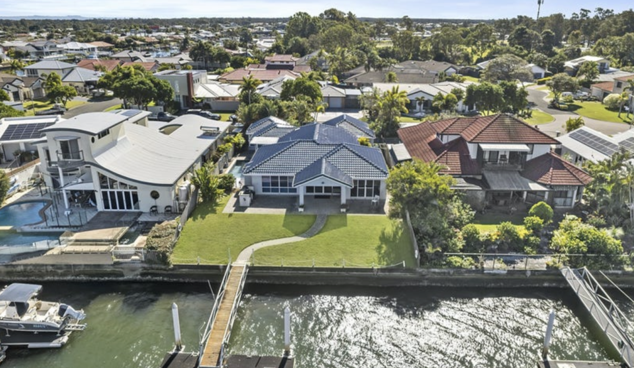 52 Tradewinds Drive, Banksia Beach 3