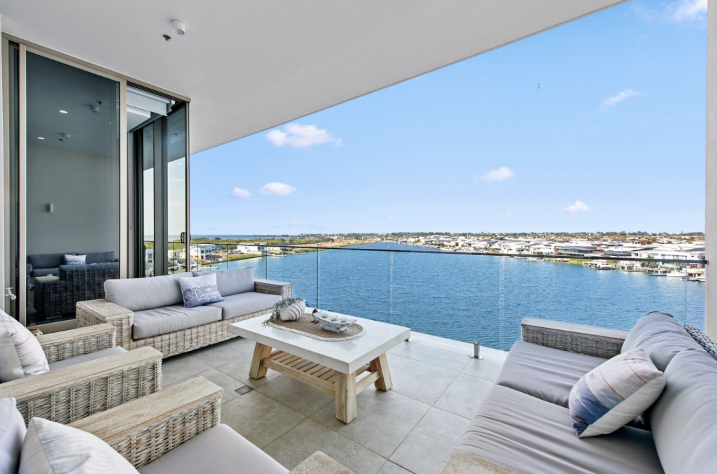 Luxury Penthouse With Lot Au Water Pas Witt Merch Notserpa preview