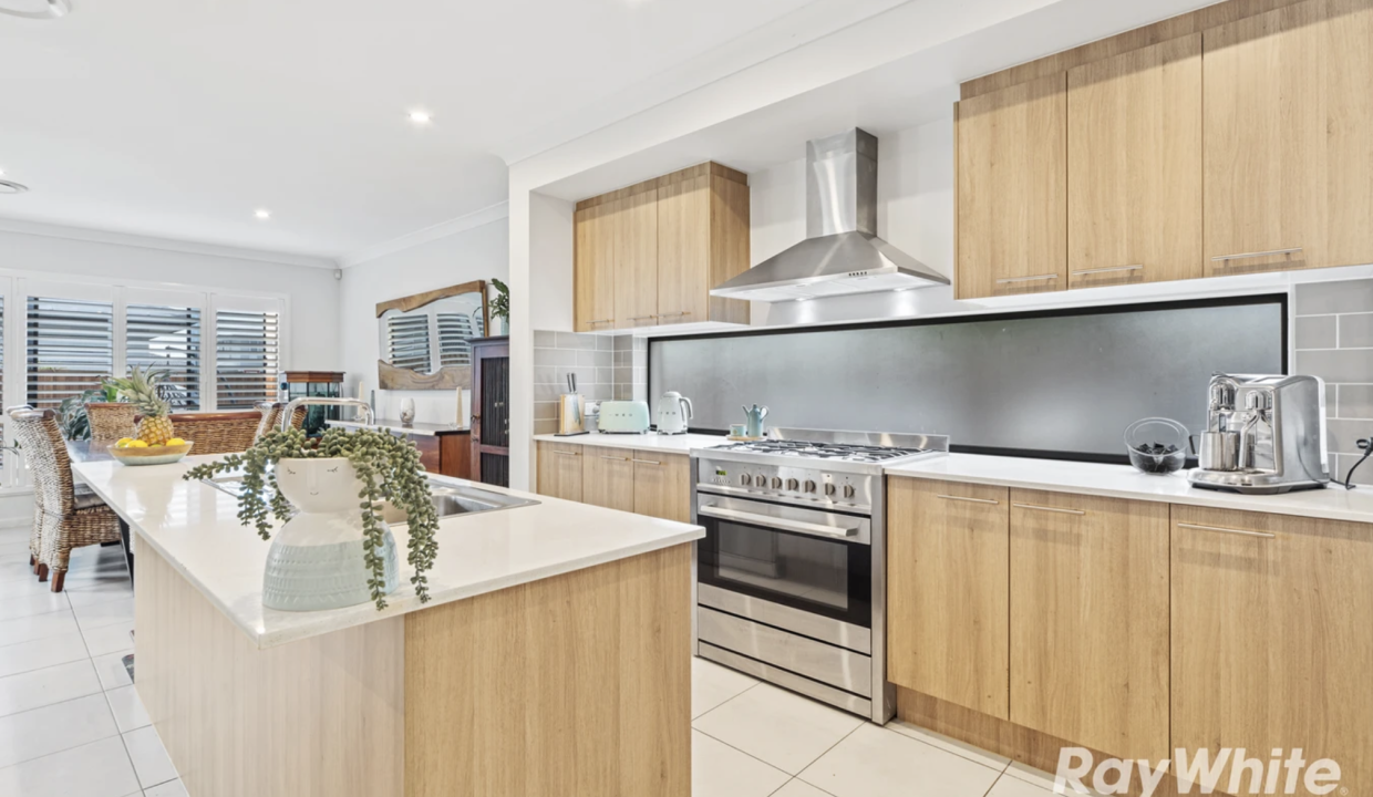 78 Lakeview Promenade 4
