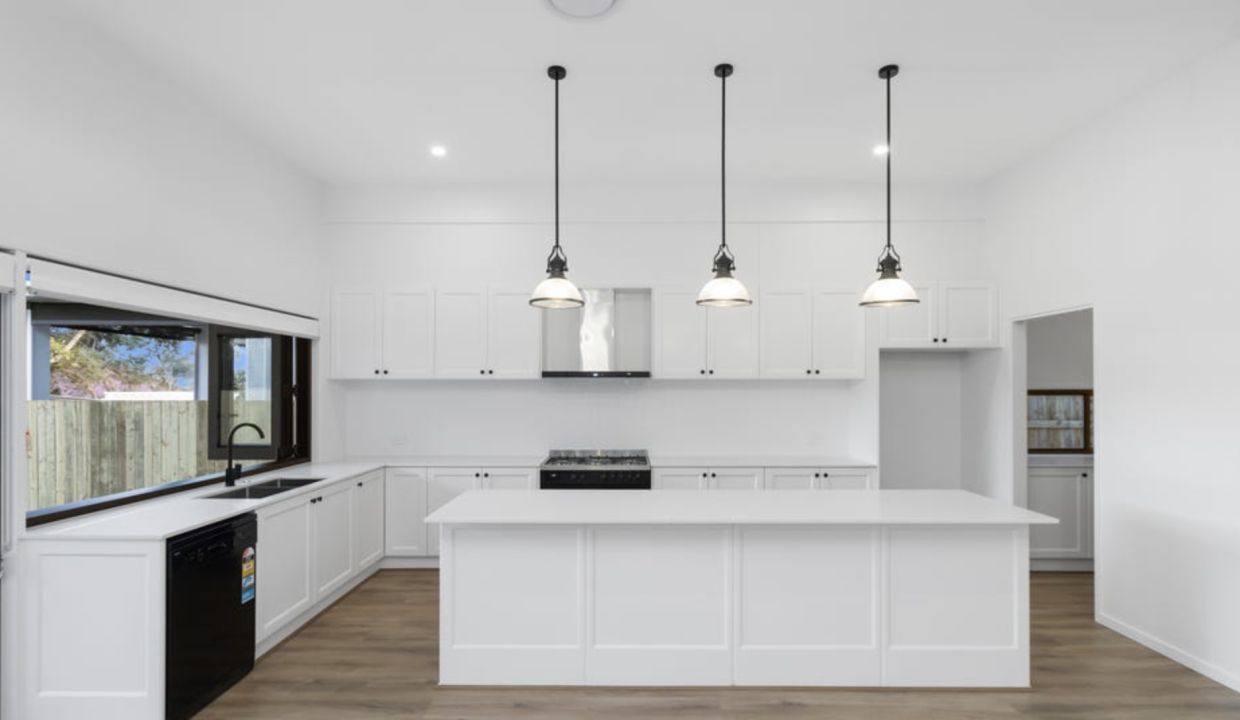 42B:42B Mcanany St Redcliffe 3