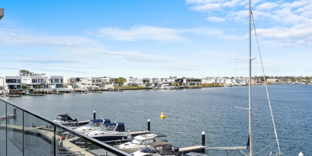 303/15 Aqua St Newport