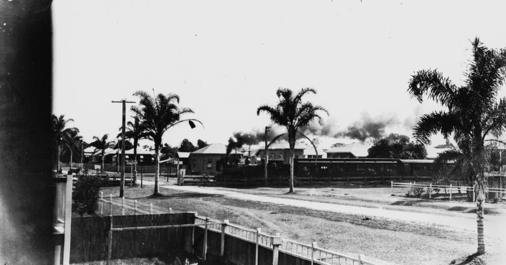 Train crossing Palm Avenue, Shorncliffe, 1925