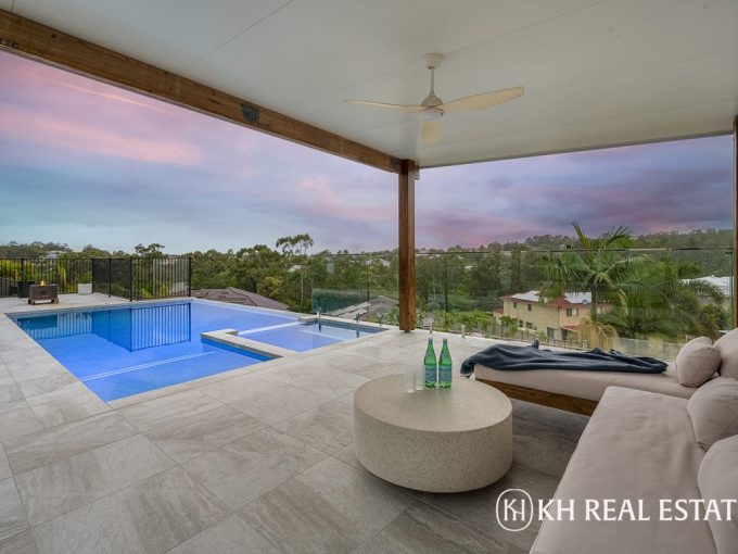 9 Brody Court, Cashmere – PANORAMIC VIEWS. RESORT STYLE LIVING. PRESTIGIOUS GREENWOODS ESTATE.
